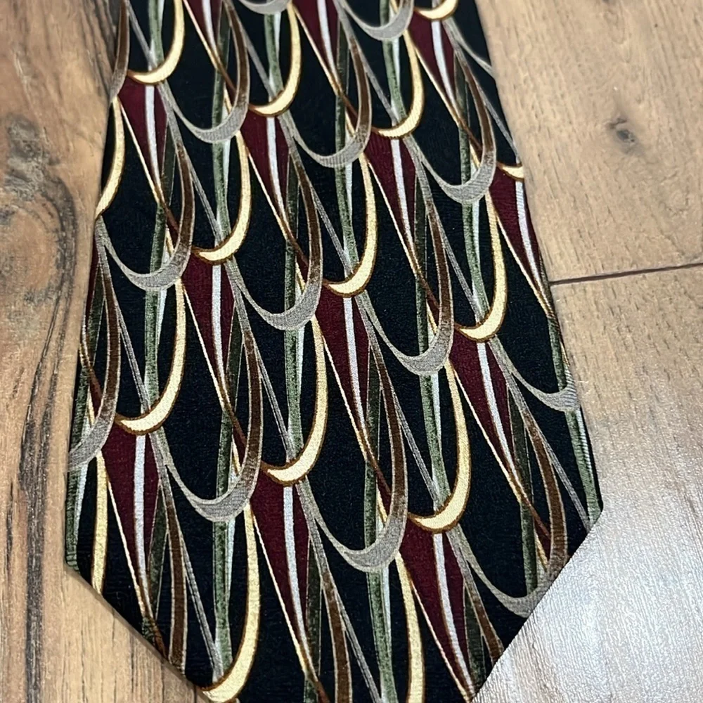 GJ CAHN Multi color Geometric Tie 100% Silk Made In USA Vintage Necktie